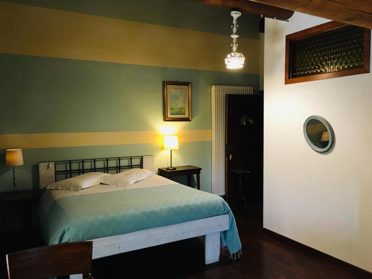 B&B Ai Tre Confini Monzambano Exterior photo