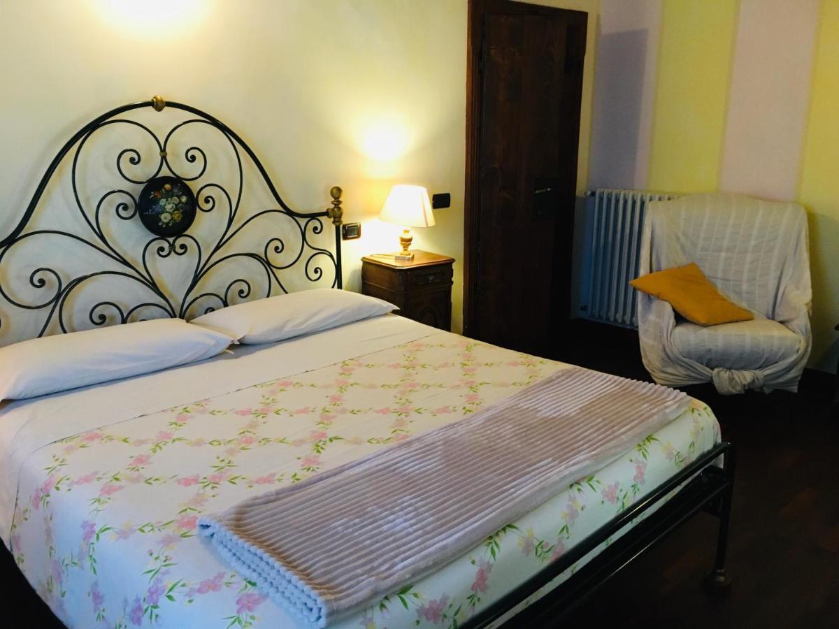 B&B Ai Tre Confini Monzambano Exterior photo